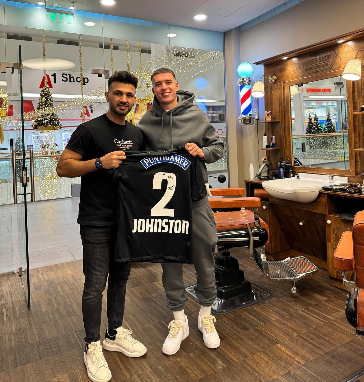 Max Johnston bei Cut & Co